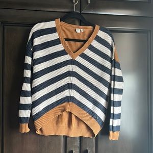 Bias hi low V neck sweater by Twik